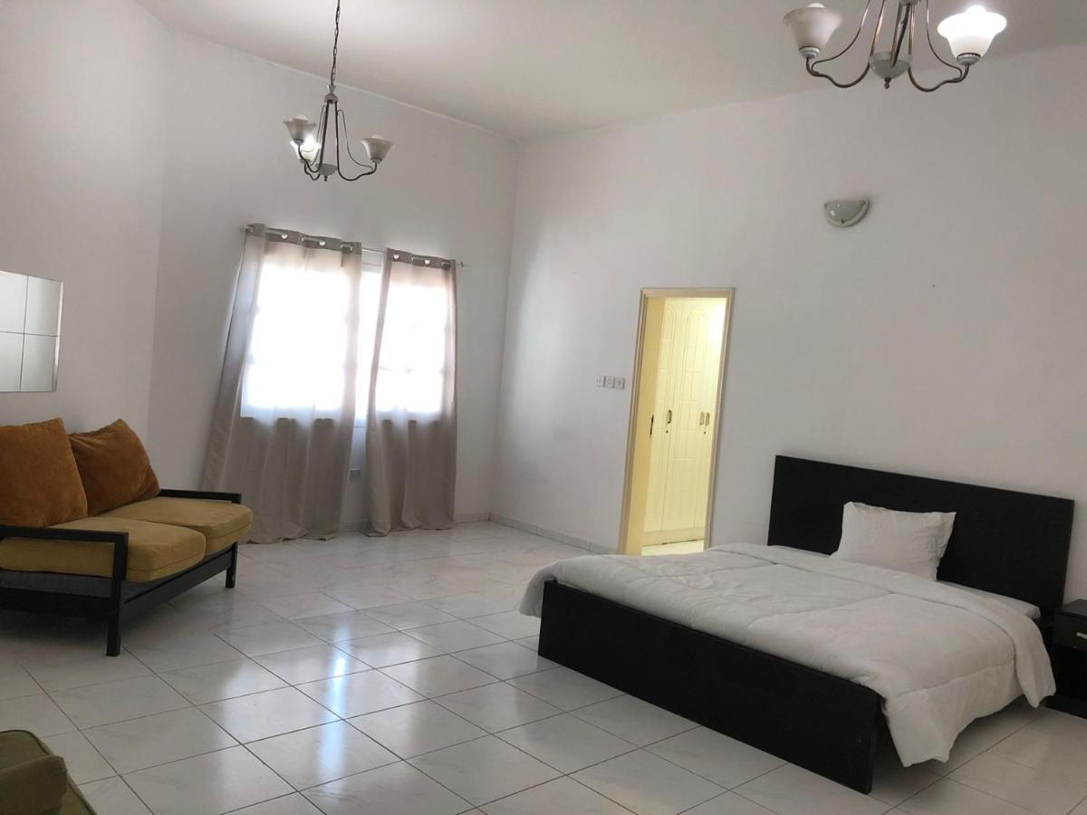 Comfortable Private Rooms In Compound Housing Dubái Exterior foto