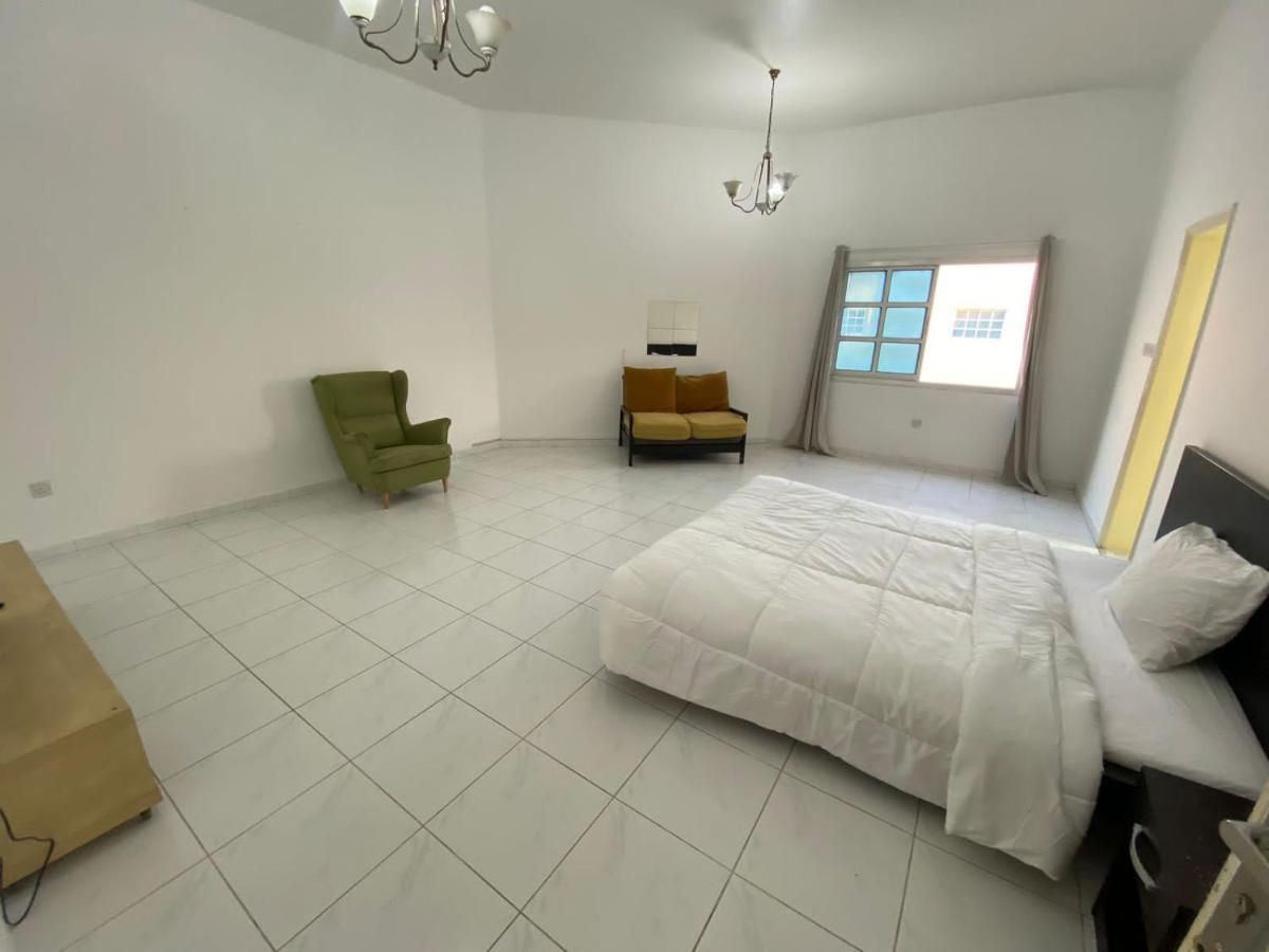 Comfortable Private Rooms In Compound Housing Dubái Exterior foto