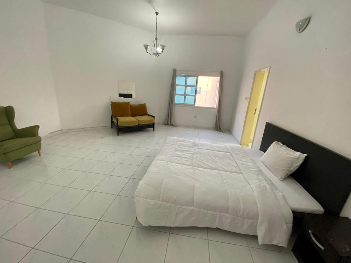 Comfortable Private Rooms In Compound Housing Dubái Exterior foto