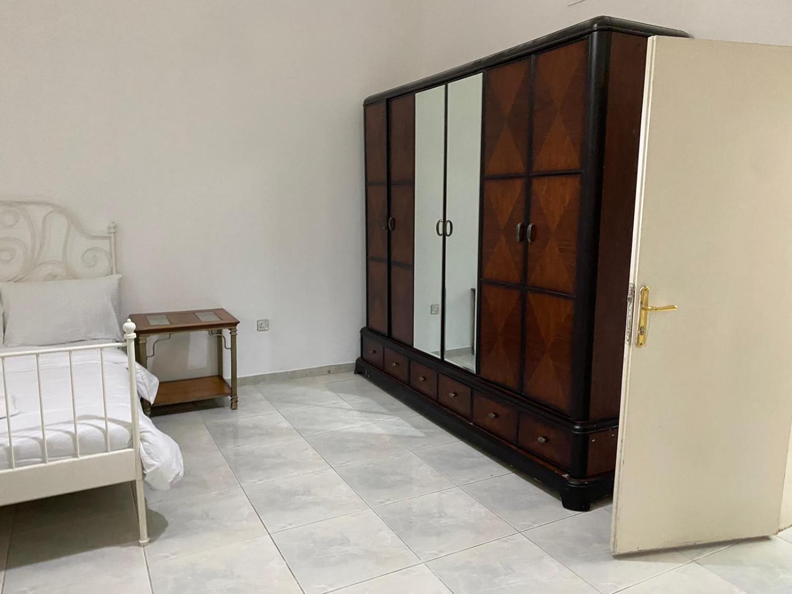Comfortable Private Rooms In Compound Housing Dubái Exterior foto